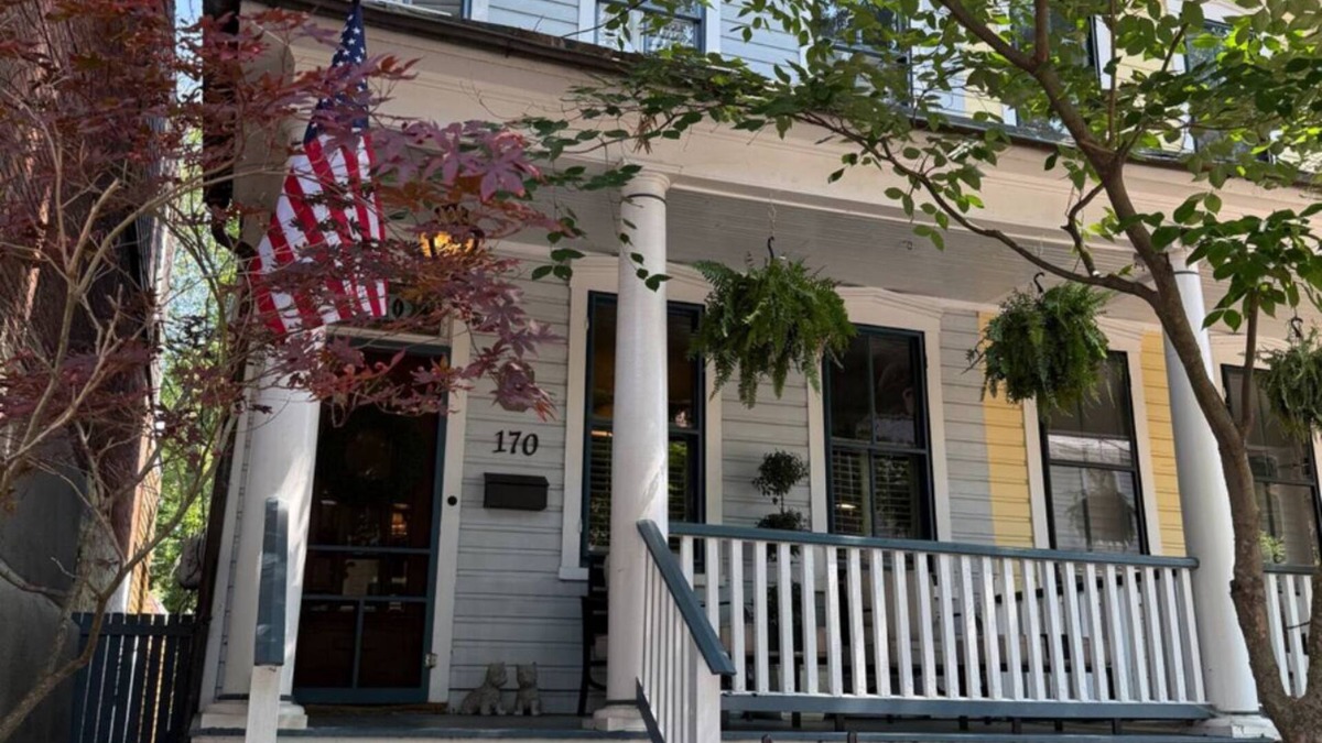 Historic District House | Heart of Downtown Annapolis - History In Style Next to City Dock, Main Street