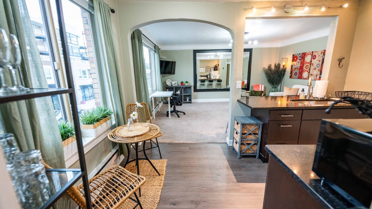 Norkirk Apartment | Heart of Downtown Kirkland - 500 Feet from the Beach