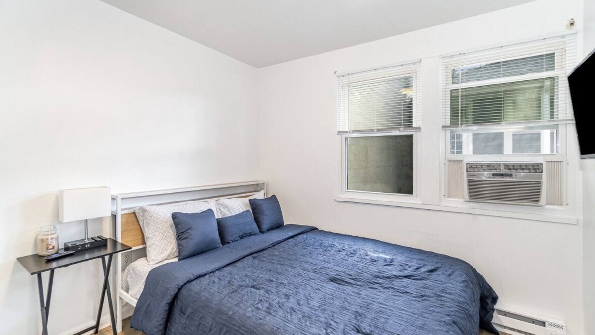 Hanover Apartment | Heart of Hanover Stay!