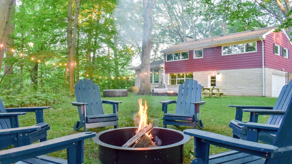 Wheeler House | Heart of Indiana Dunes National Park with Hot Tub