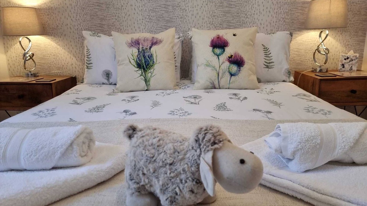 Inverness City Centre Apartment | HEART OF INVERNESS MODERN APARTMENT
