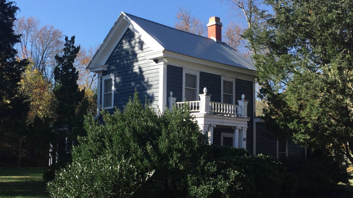 Irvington House | Heart of Irvington w/Fireplace Walk to Tides Inn & restaurants - Dog friendly!