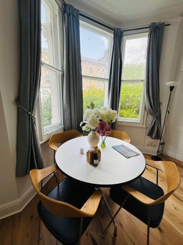 West Kensington Apartment | Heart of Kensington London
