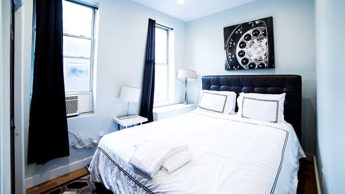 Ukrainian Village Apartment | HEART OF LOWER EAST SIDE 2BR 1BA, WASHER DRYER!