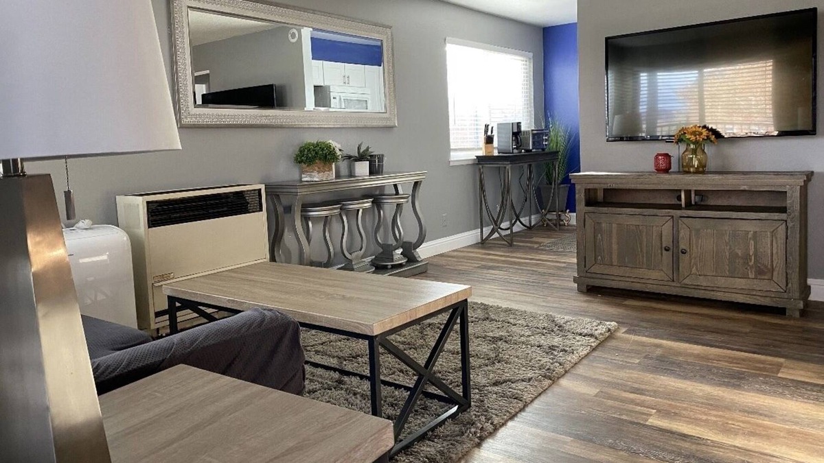 Old Southwest Apartment | *Heart of Midtown* Modern, Spacious Studio