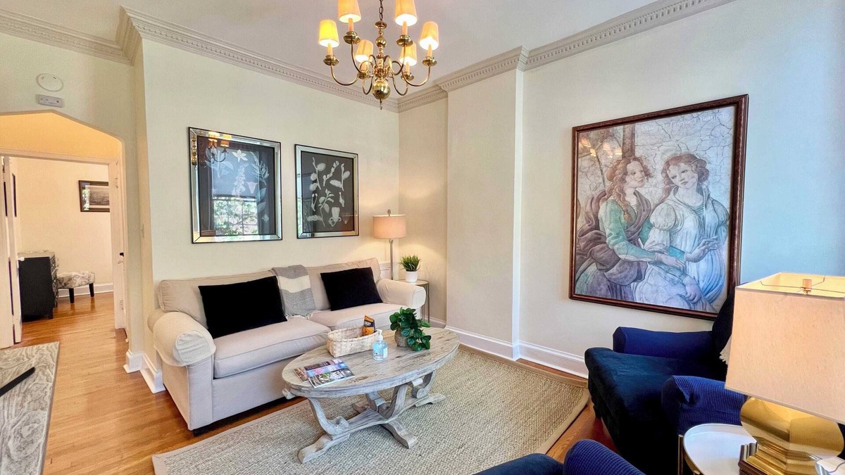 Old Town Alexandria Apartment | HEART of Old Town | Historic 1BR | 99 Walk Score!