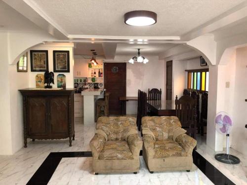Paete Apartment | Heart of Paete Laguna, Camarero Transient House
