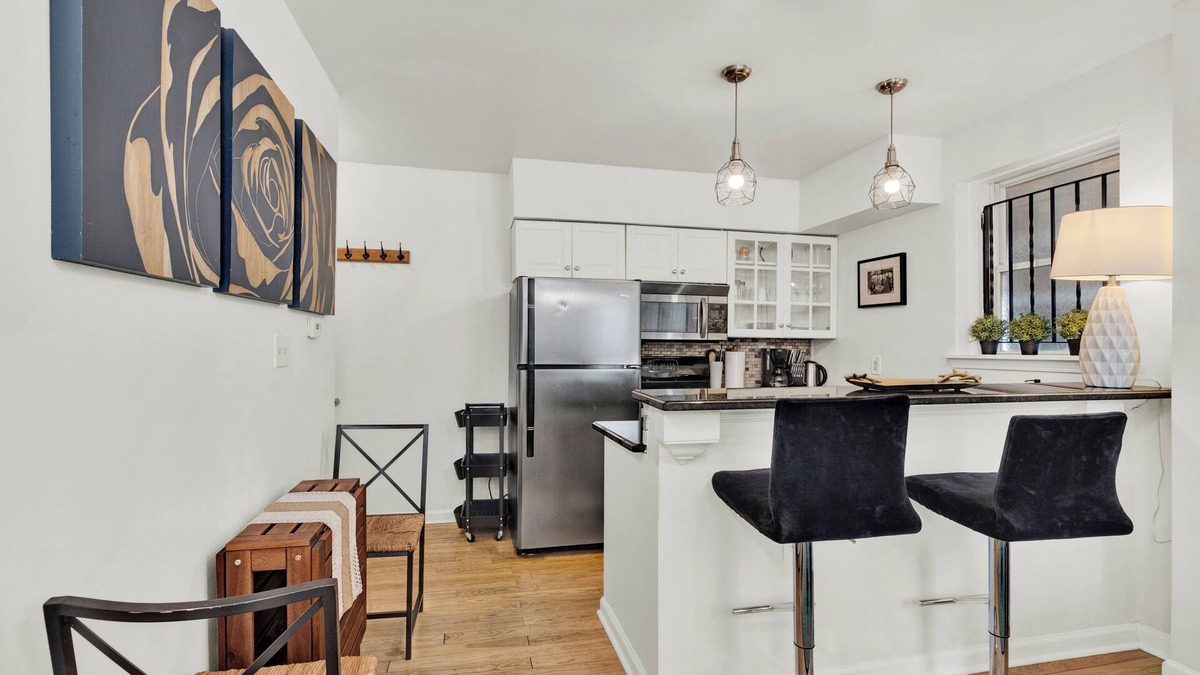 Graduate Hospital House | Heart of Philadelphia Rooftop Deck Walkable