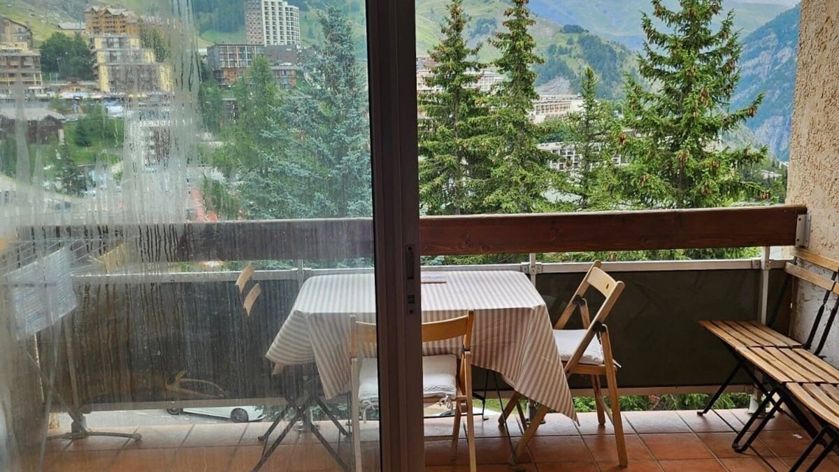 Orcieres-Merlette Apartment | Heart of resort, large 5-person studio at foot of slopes with panoramic view,
