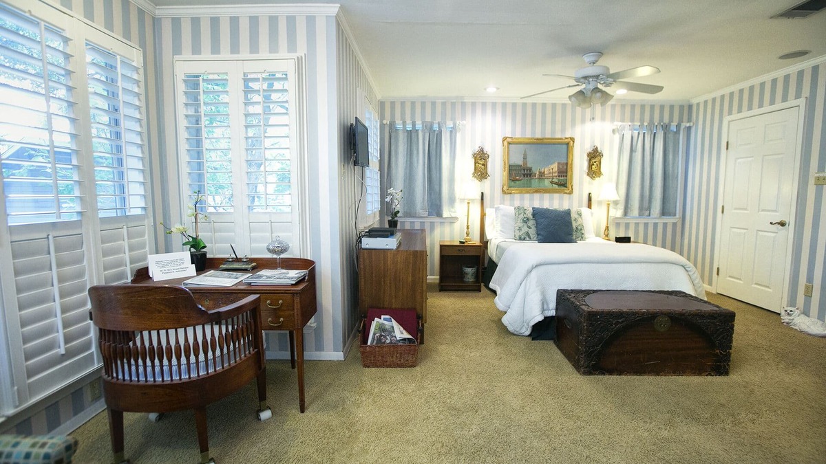 Bouldin House | Heart of SoCo Private Suite: Uncommon Luxury, Unbeatable Location, Unusual Value