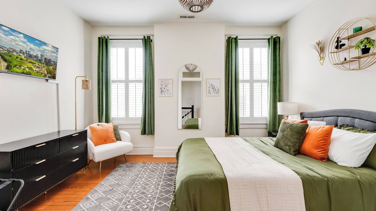 Fan District House | Heart of the Fan: 2BR/2BA Strawberry Street Stay