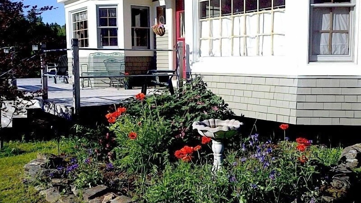 East Burke House | Heart Winds House 2 - Peaceful Country Home on Vermont’s Kingdom Trails