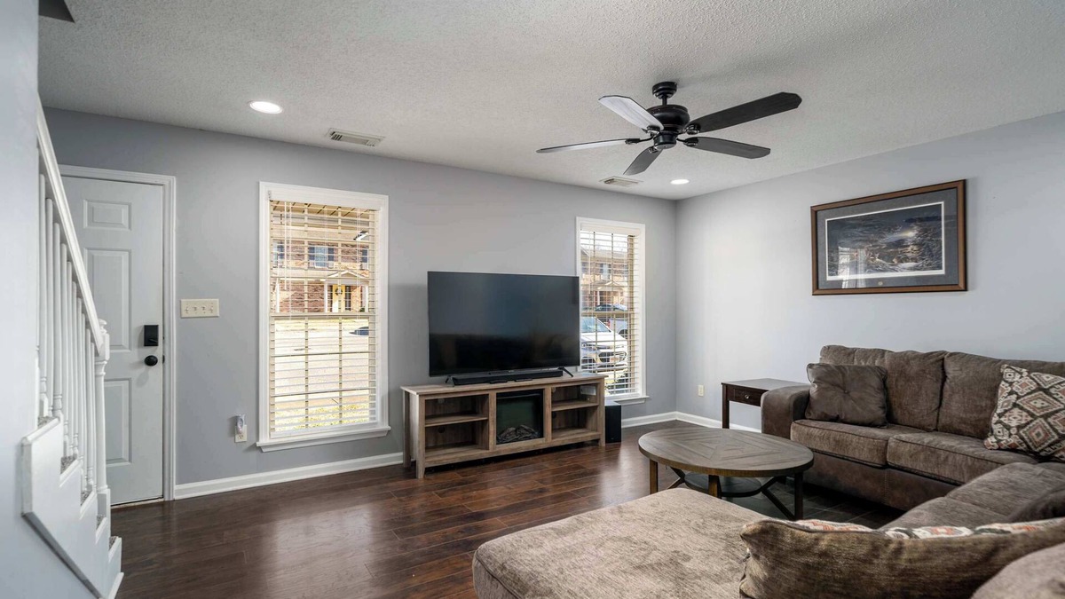 Cottondale House | Hearthstone Hideaway- 2BR/1.5BA- Close to UA