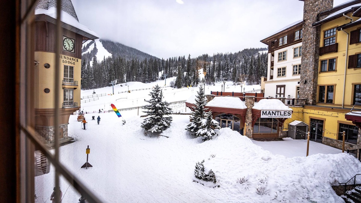 Sun Peaks Hotel | Hearthstone Lodge #316