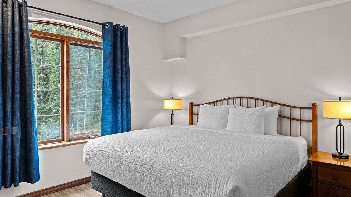 Sun Peaks Hotel | Hearthstone Lodge #419