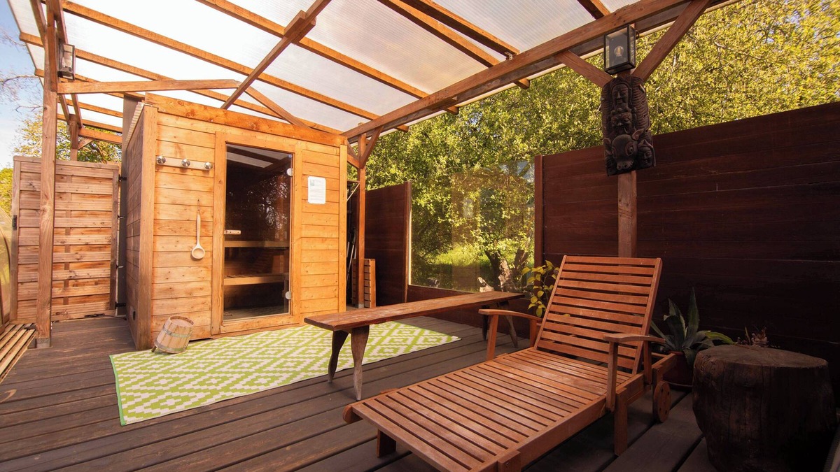 Longaulnay House | Heated and covered swimming pool all year round in Brittany for your weekends and vacations