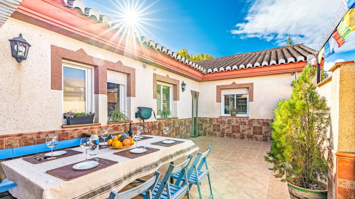 Cijuela House | Heated house, ideal families, 16 km Granada, 50 km Sierra Nevada, 50 km beach.