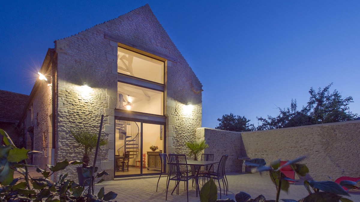 Saint-Wambert-des-Trois-Vallees Cottage | HEATED INDOOR POOL APRIL TO OCTOBER - CALM-RELAXATION - YEAR-ROUND SPA