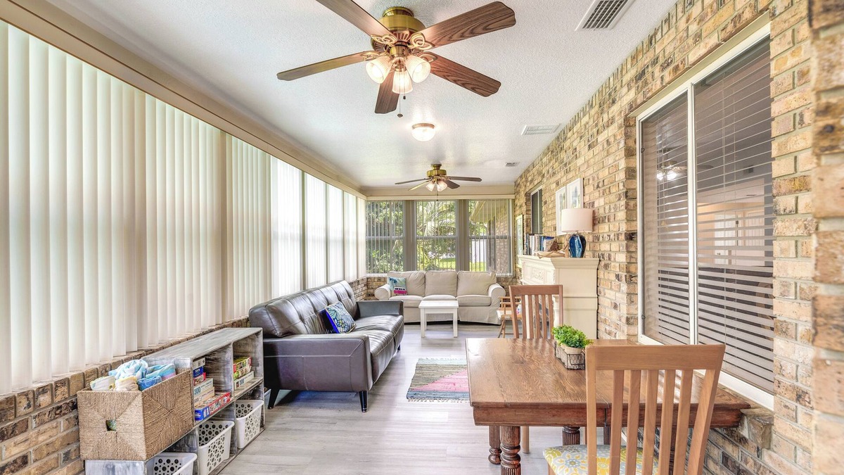 Spring Hill Cottage | Heated Pool & 4-in-1 Grill: Spring Hill Haven!