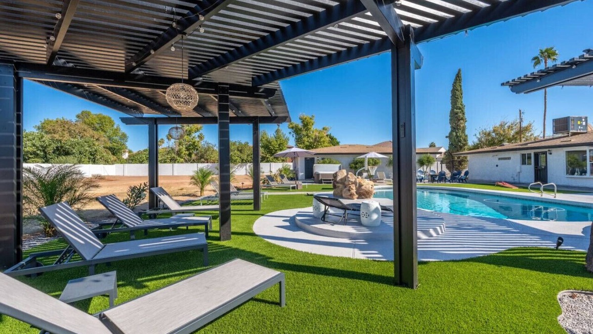 Mesa House | Heated Pool Hot Tub Pool Table Four full bathroom with two master bedrooms
