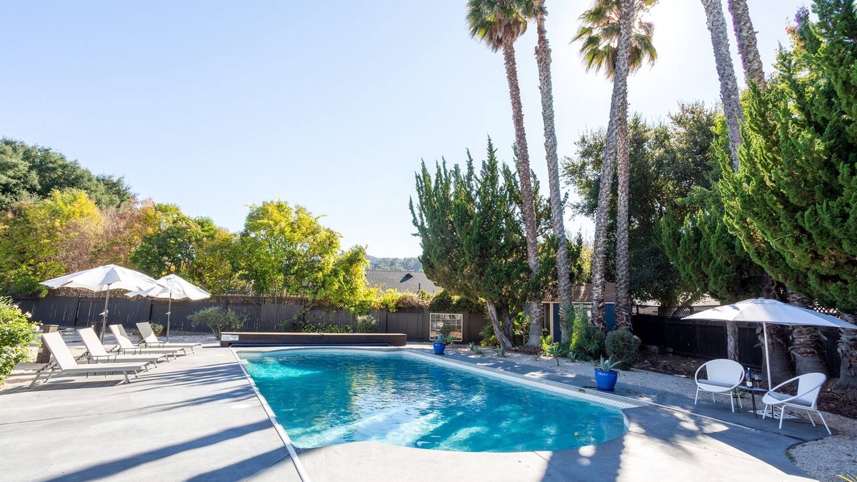 Los Alamos House | Heated pool, hot tub, walk to tasting rooms!