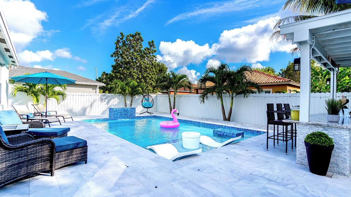 Homestead House | Heated Pool & Outdoor Bar Oasis/Games Room/Everglades