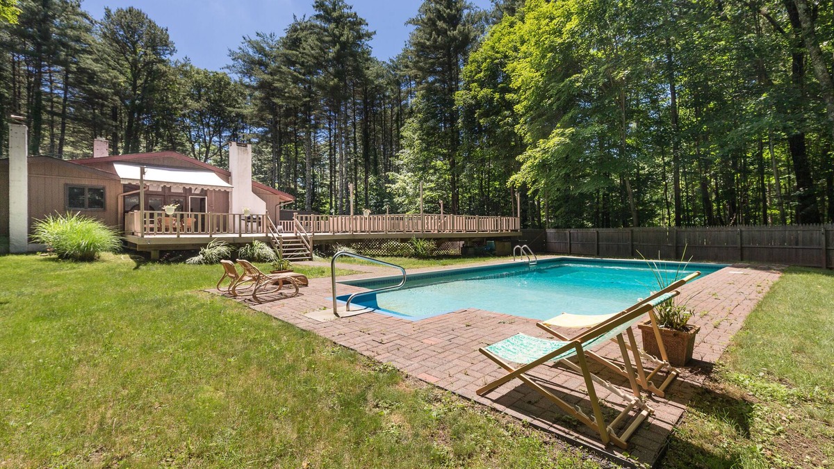 West Hurley House | Heated pool, outdoor deck, fire pit, basketball court, fireplaces, central air.
