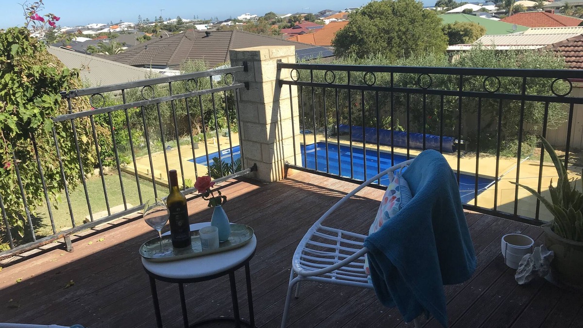 Halls Head House | Heated pool, spacious home, centrally located, walk to beach - Sleeps 10