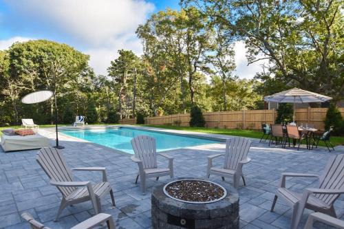 Eastham House | Heated Saltwater Pool Hot Tub