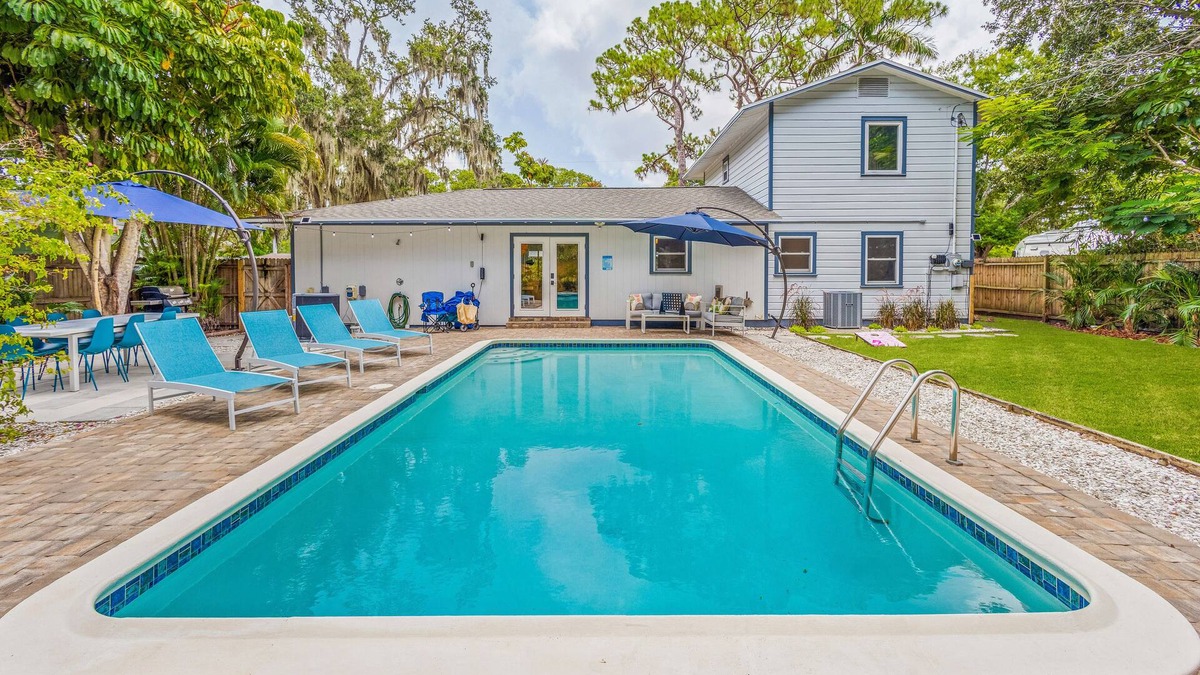 River District House | Heated Saltwater Pool - Arcade - Pets - 2 King Beds - 75" TV - IMG - Near AMI