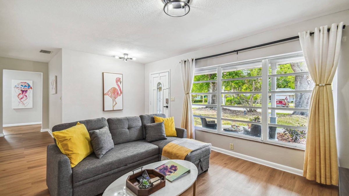 Oakford Park House | Heated & Screened Pool House in Midtown Tampa