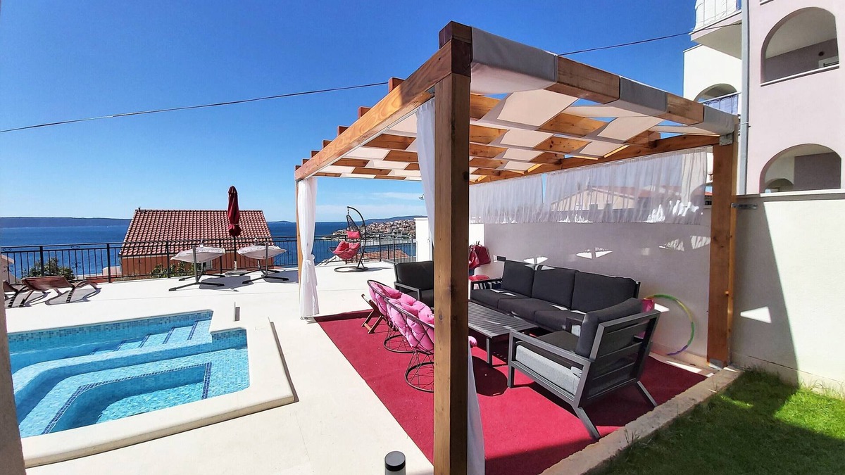 Businci Apartment | Heated swimming pool, stunning sea view terrace ap7