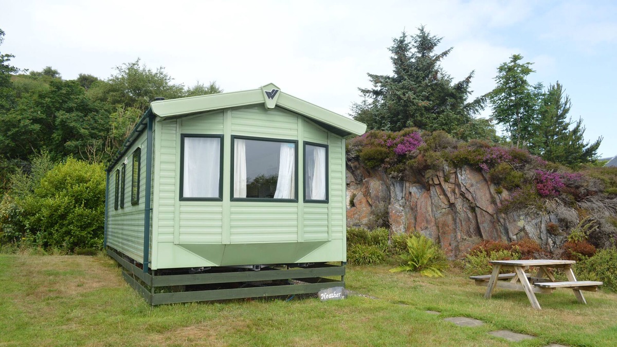 Slate Islands House | HEATHER, pet friendly, country holiday cottage, with a garden in Oban
