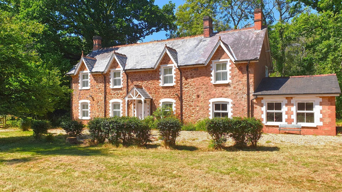 Saint Blazey Cottage | HEATHFIELD, pet friendly, with a garden in Milverton