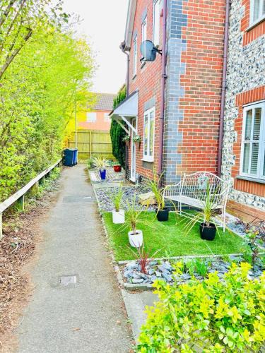 West Thurrock Apartment | Heaven Cottage