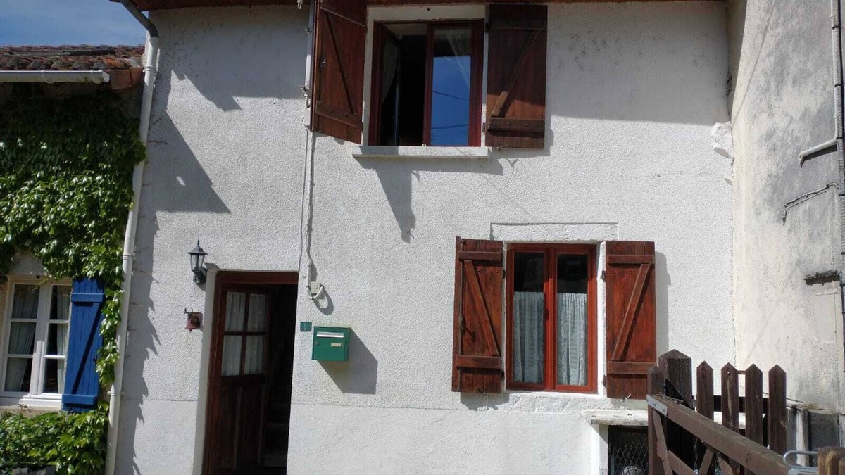 Cieux Cottage | Heaven's CottagenIn the heart of the Monts de Blond, next to a fishing lake.
