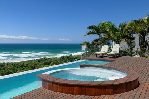 Trafalgar Villa | Heaven's Door