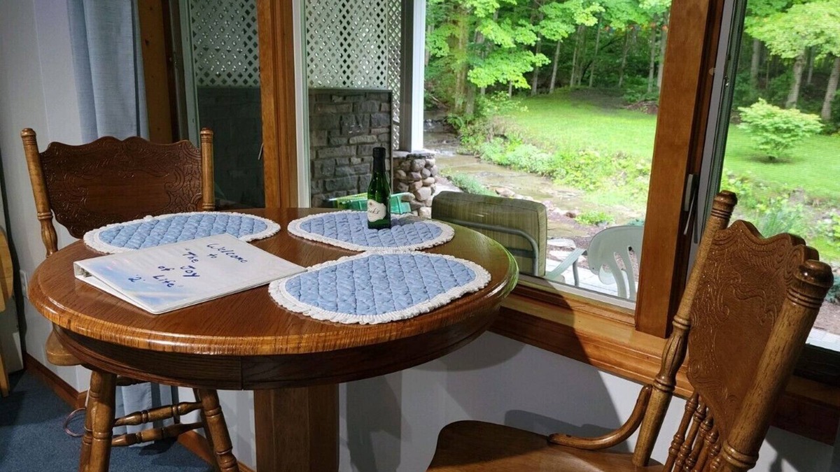 Forestville Apartment | Heaven Sent - including you!