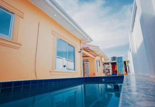 Dodoma Apartment | Heavenly ApHEARTment with backyard swimming pool