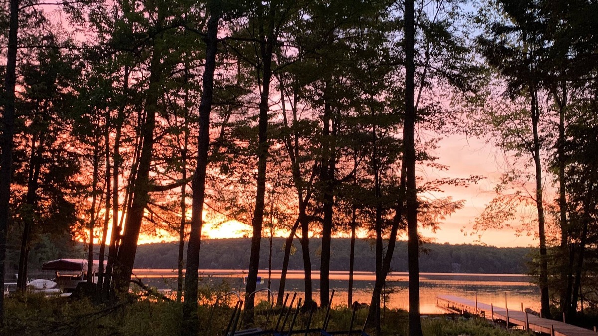 Crandon Cabin | Heavenly Hemlocks Quaint Cabin on Lake Lucerne