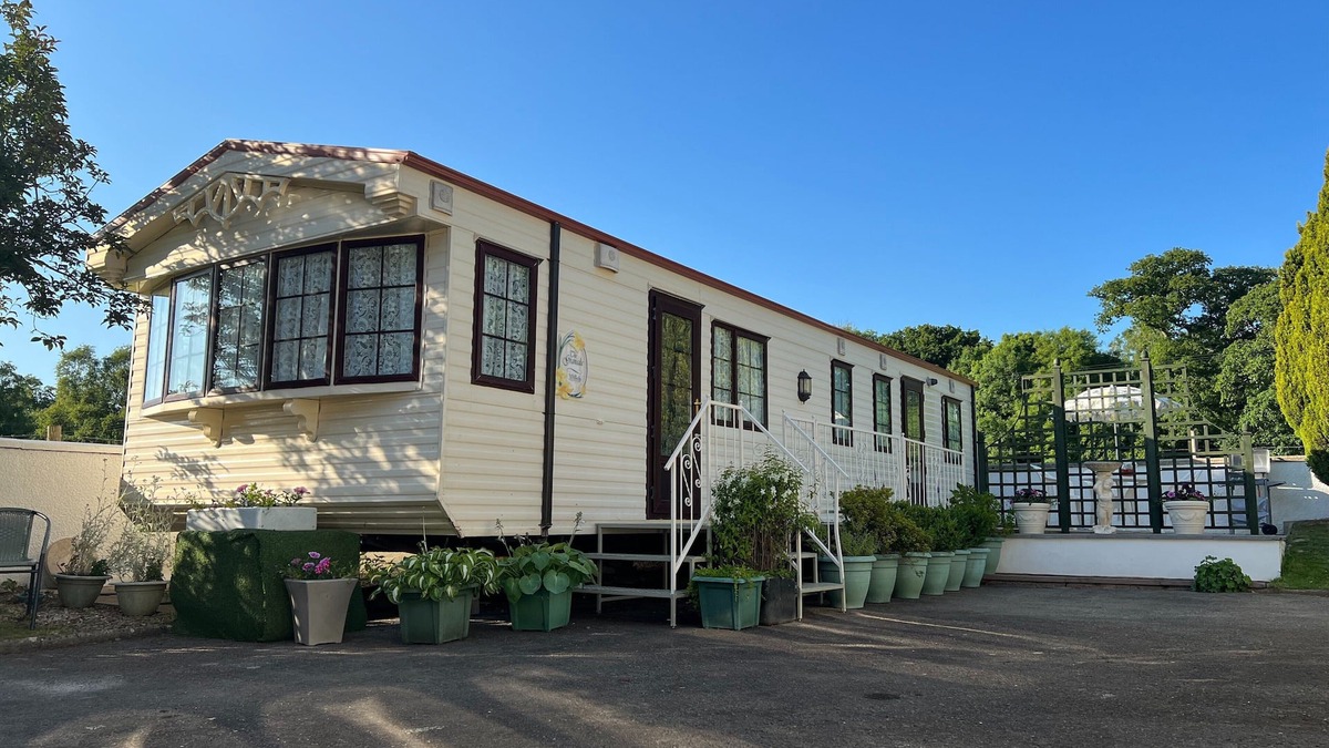 Felinfach House | Heavenly Retreat - spacious & peaceful with patio