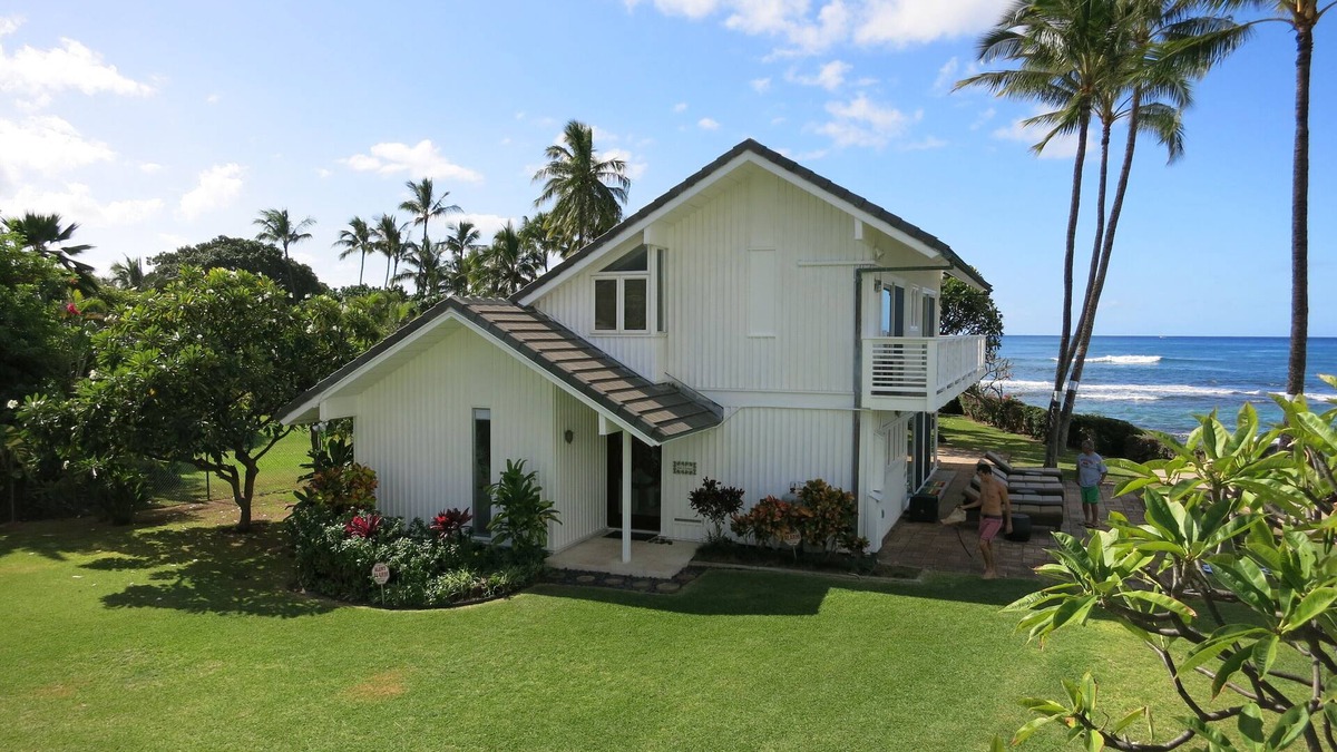 Maili House | Heavenly Waters Home at Maili Point - Oceanfront Beauty