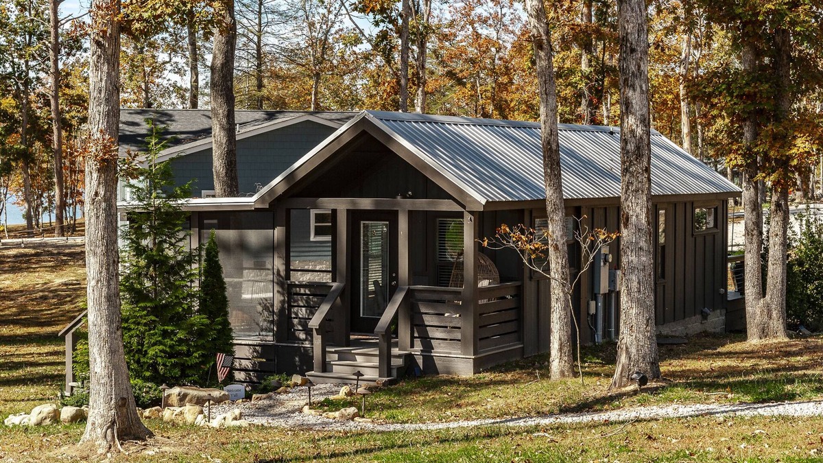 Tracy City House | Heavensent Tiny Home @ The Retreat at Water's Edge - Lake Views!