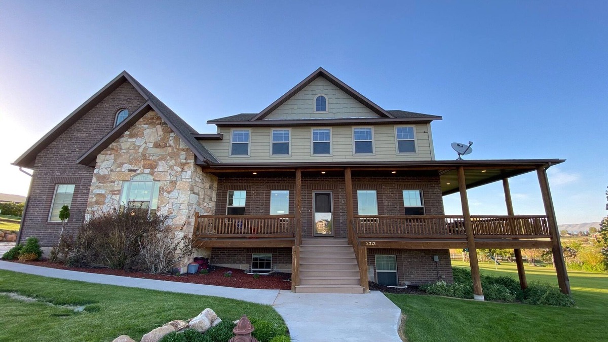 Sweetwater Cabin | HeberC- 9 Bed 10 Bath- Sleeps 50- 1/2 Acre Grass Yard- Short Walk To Pickleville