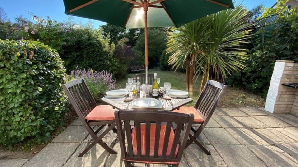 Llandudno Junction Cottage | HEDD cottage on doorstep of Snowdonia National Park