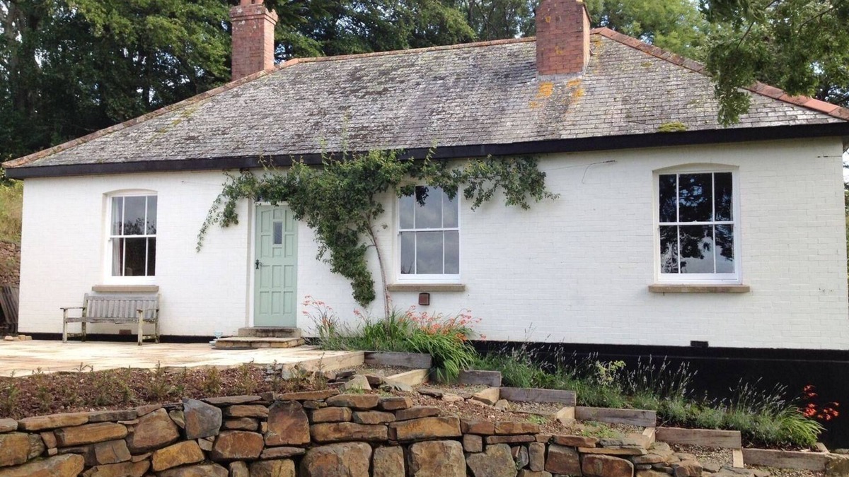 Broadwoodkelly Cottage | HEDGELEA, pet friendly, country holiday cottage in North Tawton