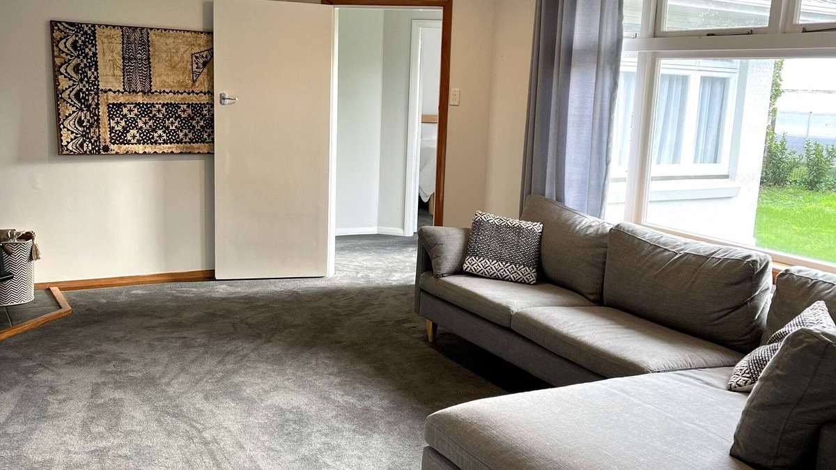 Springlands House | Hedgerows House. Blenheim Strawberry Farm accommodation!