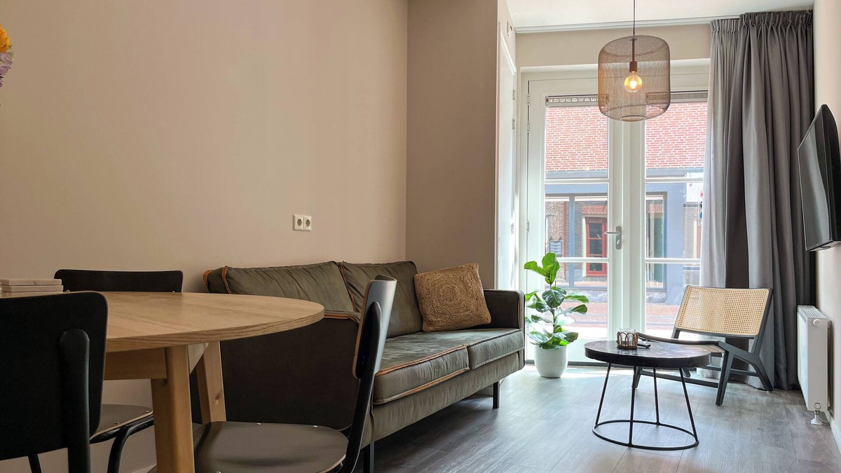 Dokkum Apartment | Heerlijk Appartement Hartje Binnenstad Dokkum. Dichtbij Waddenzee en Lauwersmeer