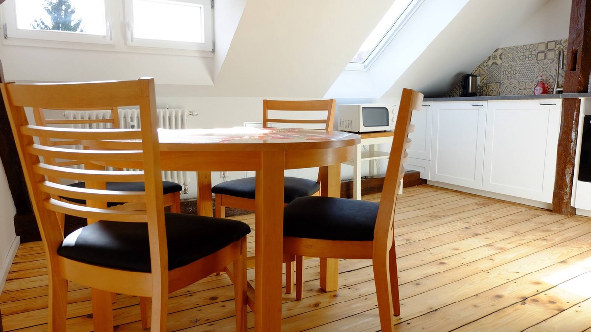 Weststadt Apartment | heidel-home 2Room Studio: central villa from 1926 for singles/groups/family
