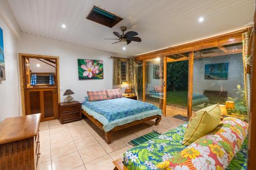 Ha'apiti House | Heimanarii's Lodge - Fare Tiare